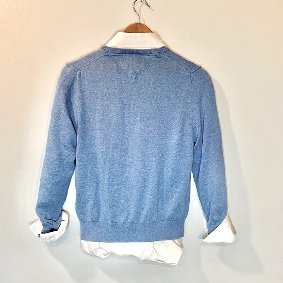 SOLD Tommy Hilfiger crew neck sweater - Picture 3 of 8